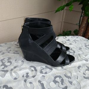 🎇 Clearance 🎇BCBGeneration Sandal - size 8